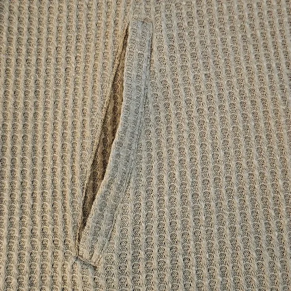 Top - Picture 9 of 16